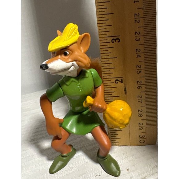 Vintage Disney Robin Hood Fox Figurine With Green Outfit & Yellow Hat - Picture 7 of 7